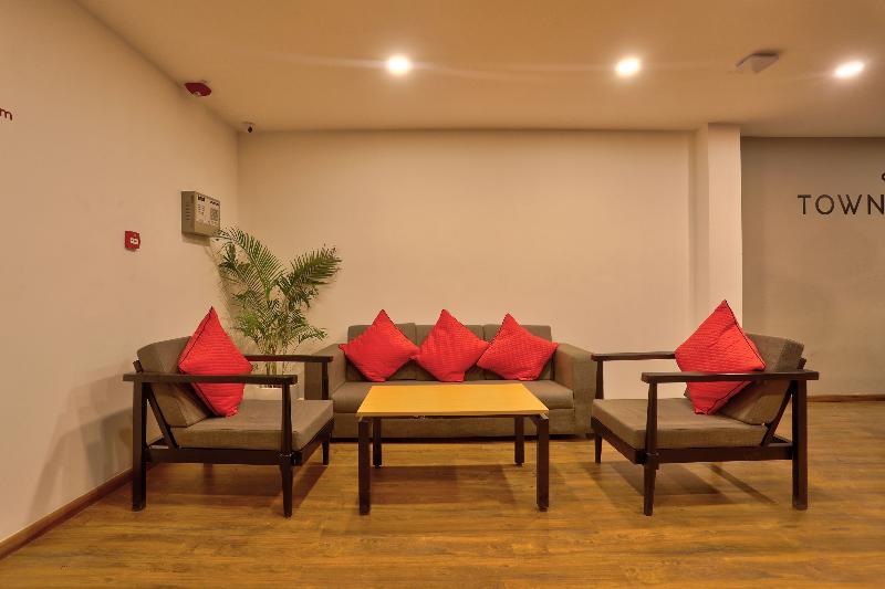 Oyo Townhouse 87 Spartan Nagar Ченай Екстериор снимка