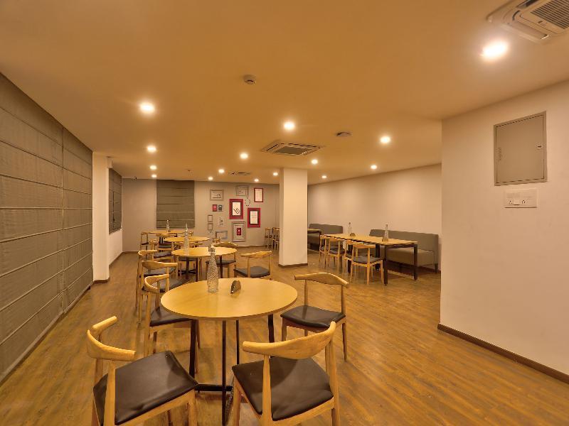 Oyo Townhouse 87 Spartan Nagar Ченай Екстериор снимка